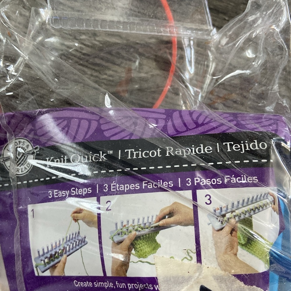 Loops & Threads® Knit Quick™ Long Loom Set - Picture 3 of 4